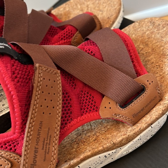 Stunning lightweight sandals main image 6